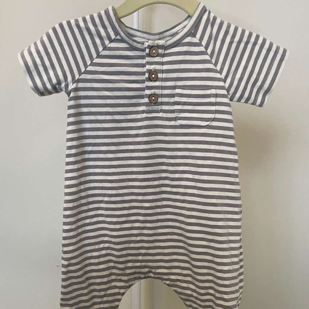 Quincy Mae Striped Short-Sleeve Romper | 0–3M